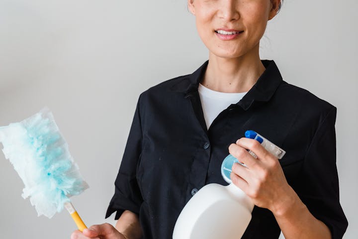 booking a house cleaning service